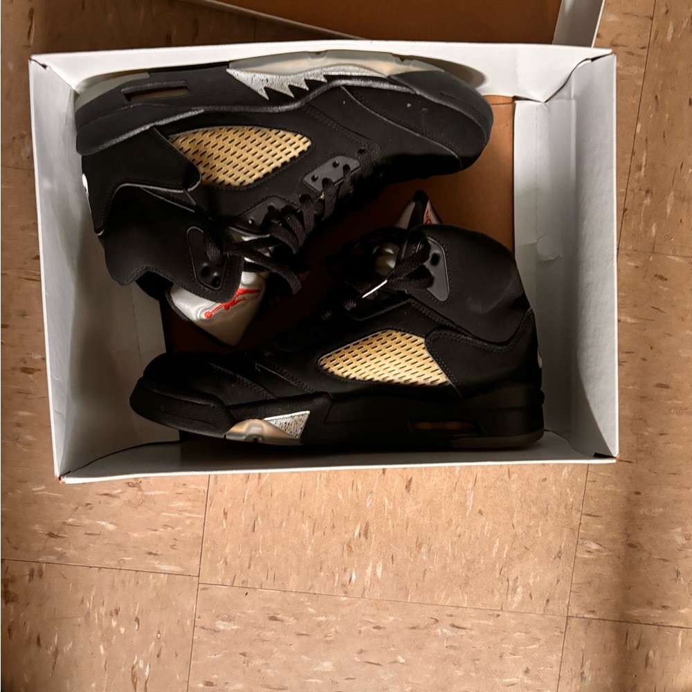Jordan metallic 5s